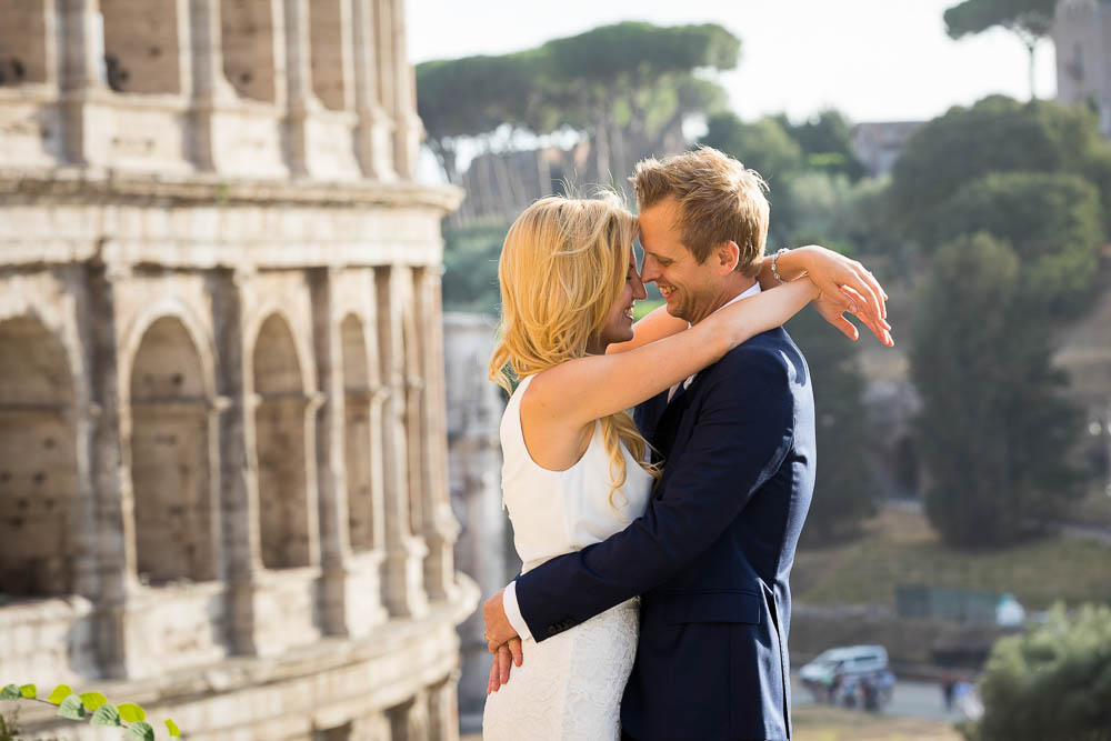 Newlywed couple photo session in Rome Italy