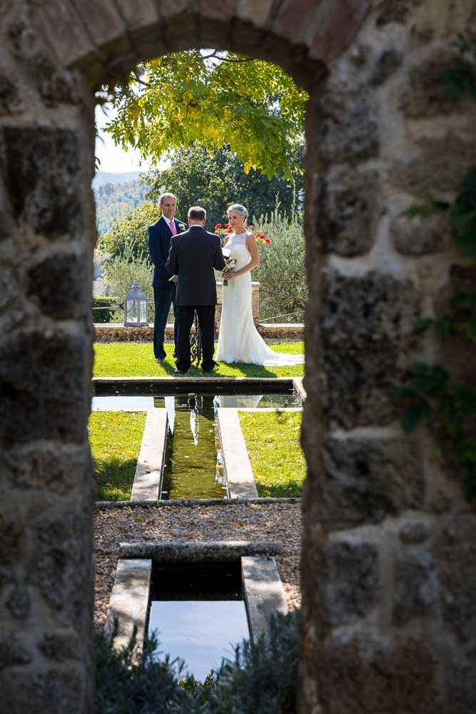 The wedding ceremony in the garden