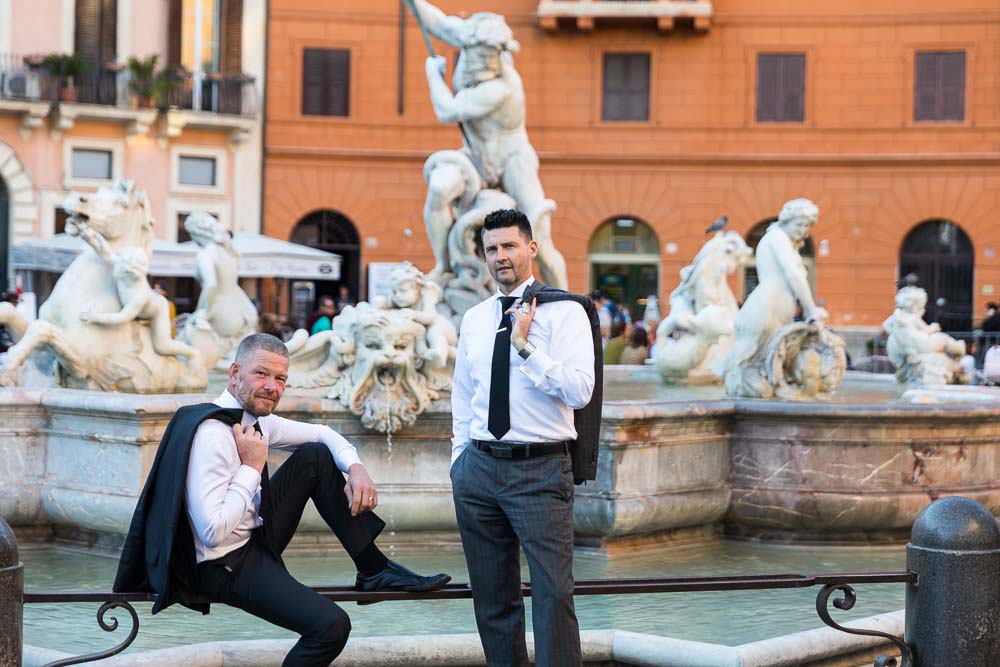 Navona square couple looking back