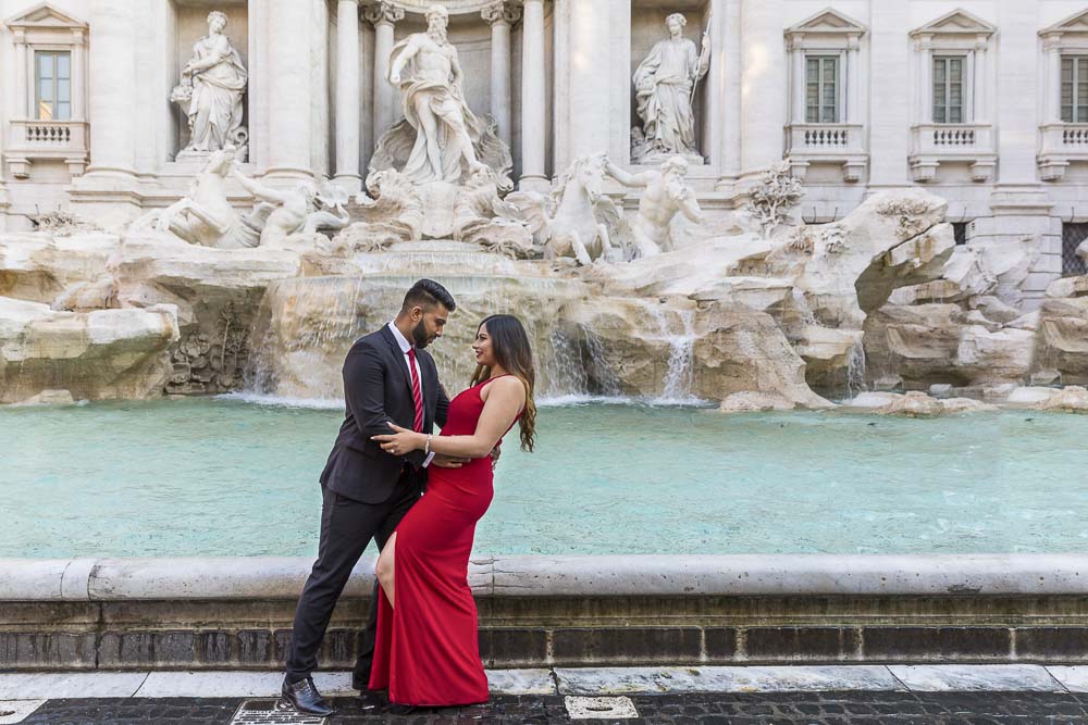 A romantic dip in front of the Trevi fountain