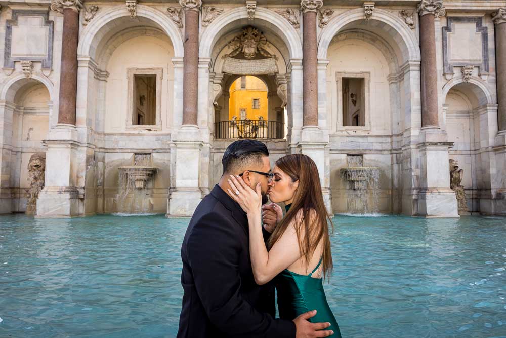 Close up version image of a couple kissing during a photo shoot session in Rome