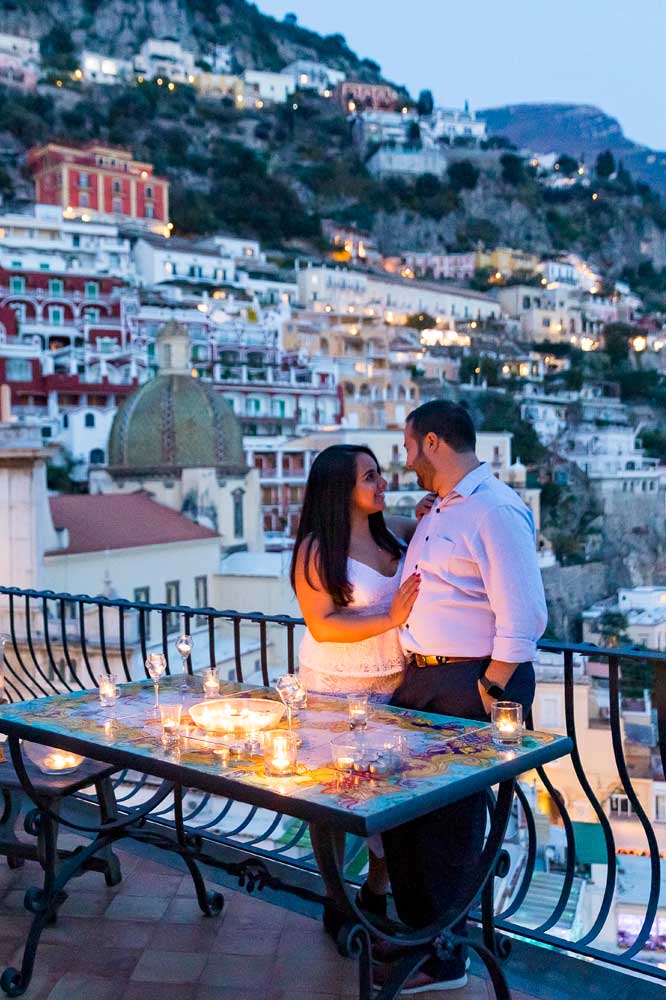 Couple photo session in Positano during the blue hour