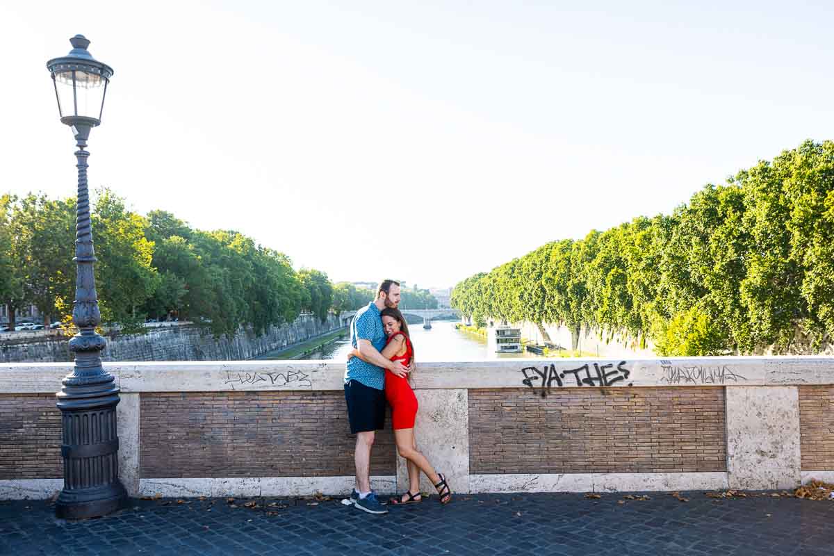 Just engaged photography on Rome's Ponte Sisto