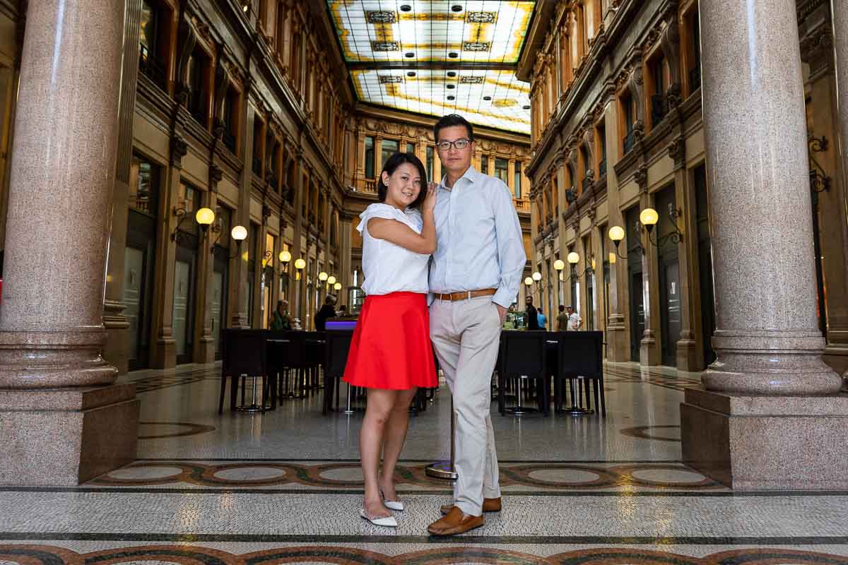 Couple photography in an historical gallery environment