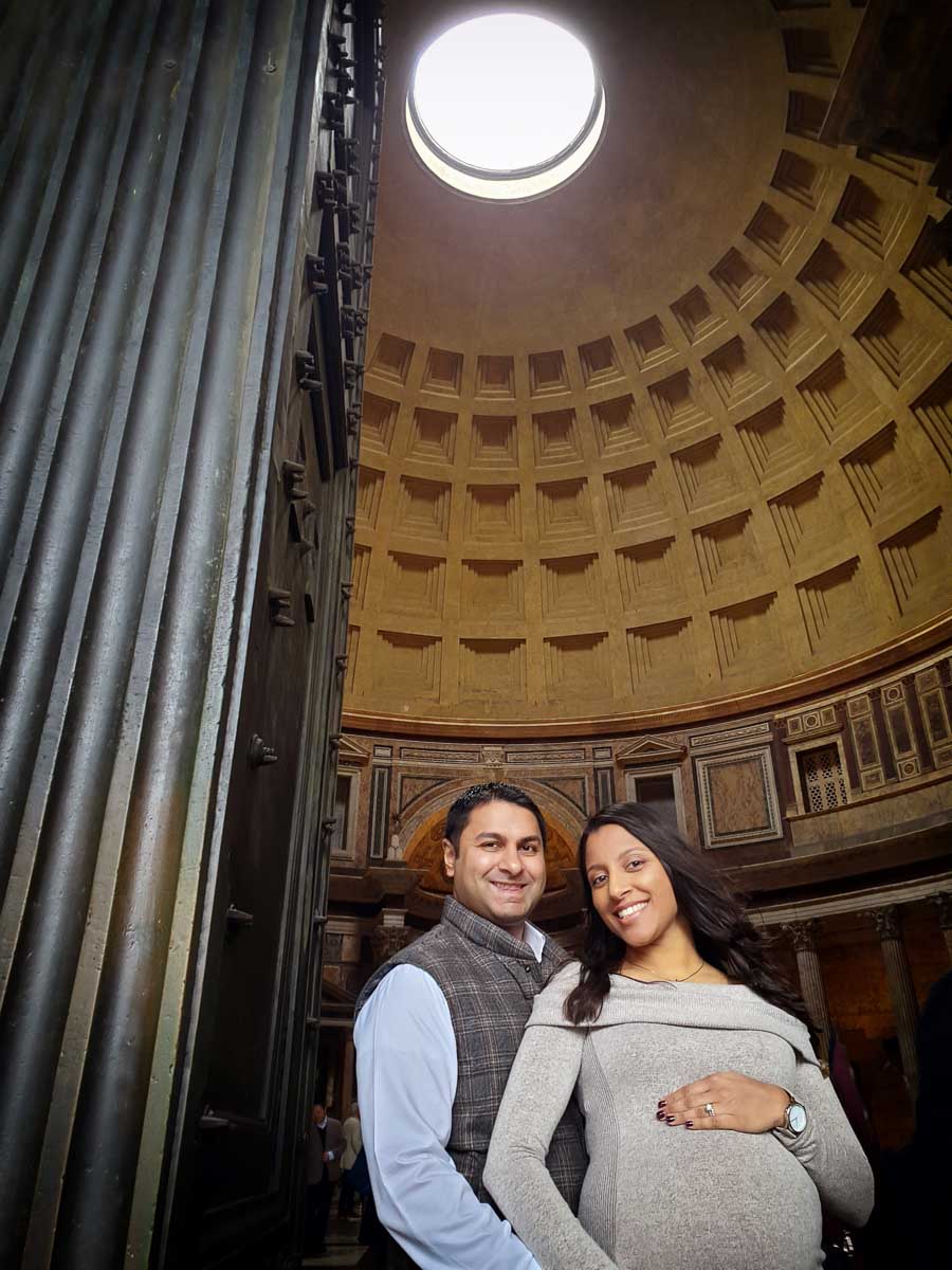 Couple maternity shoot photographed by Rome's Pantheon