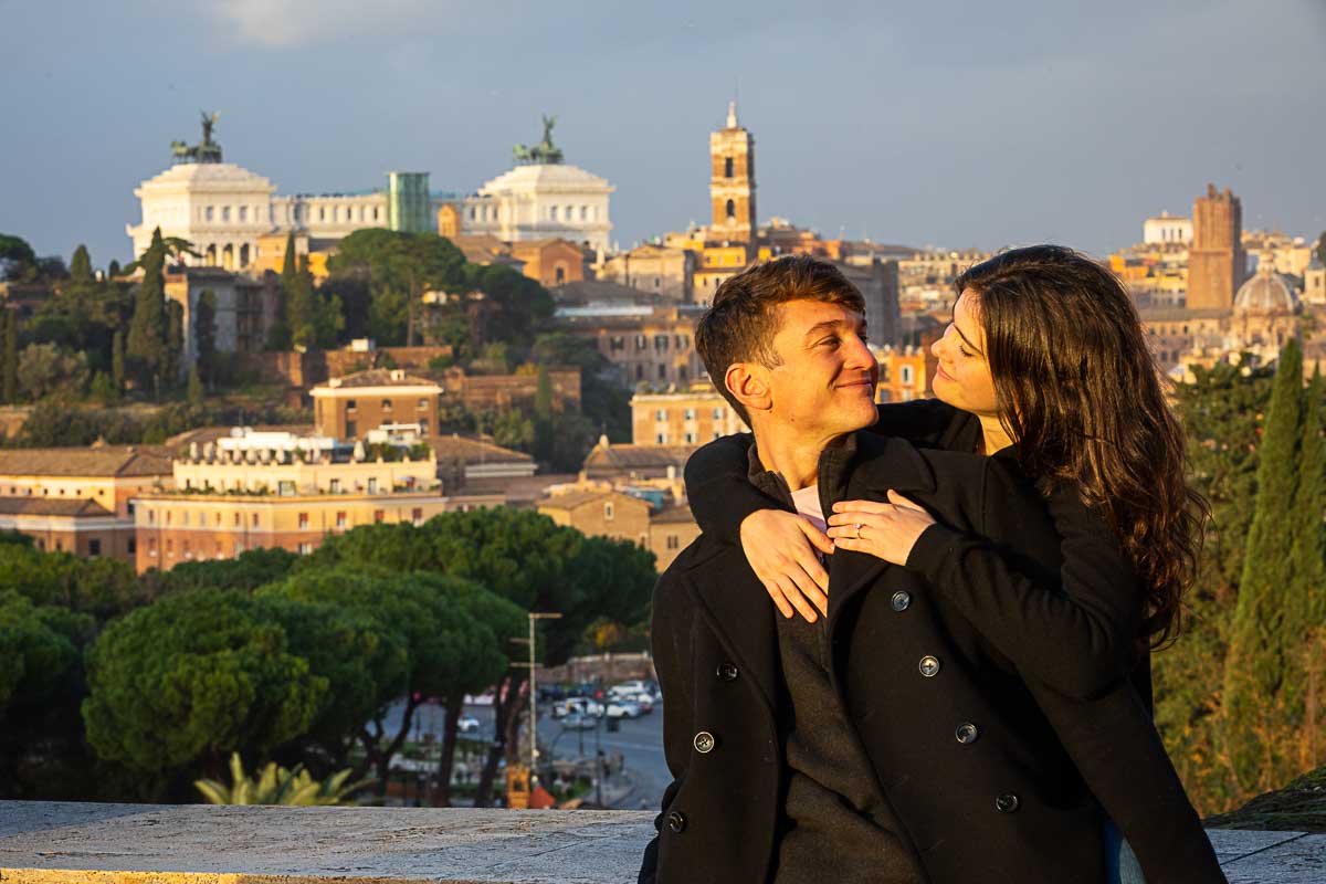 Rome couple photoshoot in front of the scenic panoramic view 