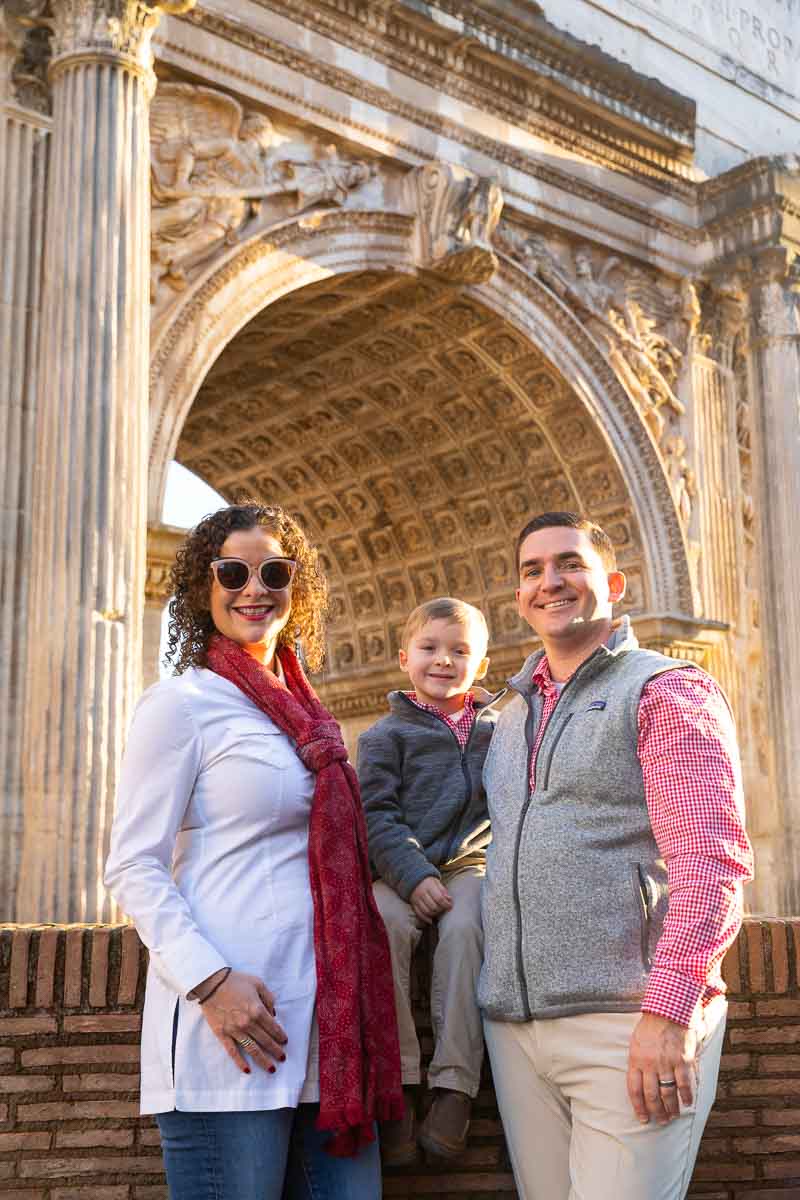 Portraiture framed within the arch of Septimius Severus