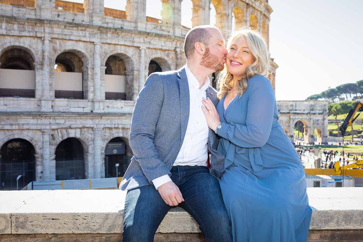 Couple kissing during and engagement photoshoot in Rome