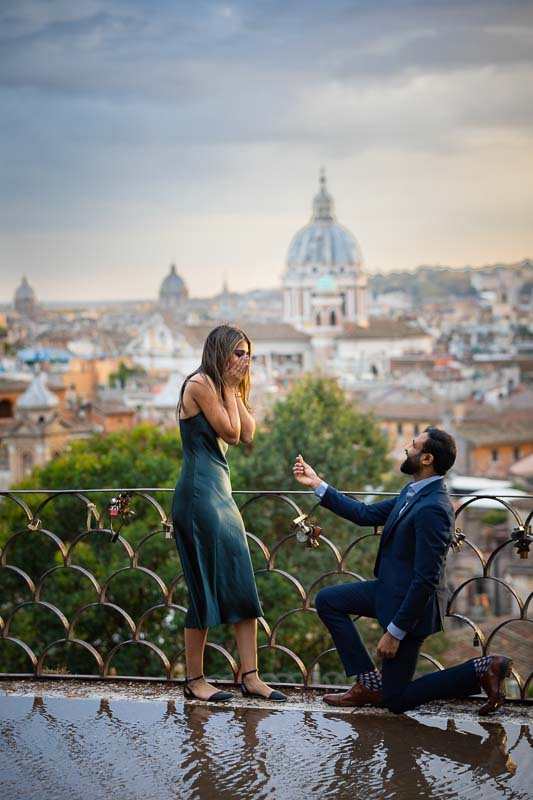 Proposal image2. Asking the faithful question overlooking the city of Rome