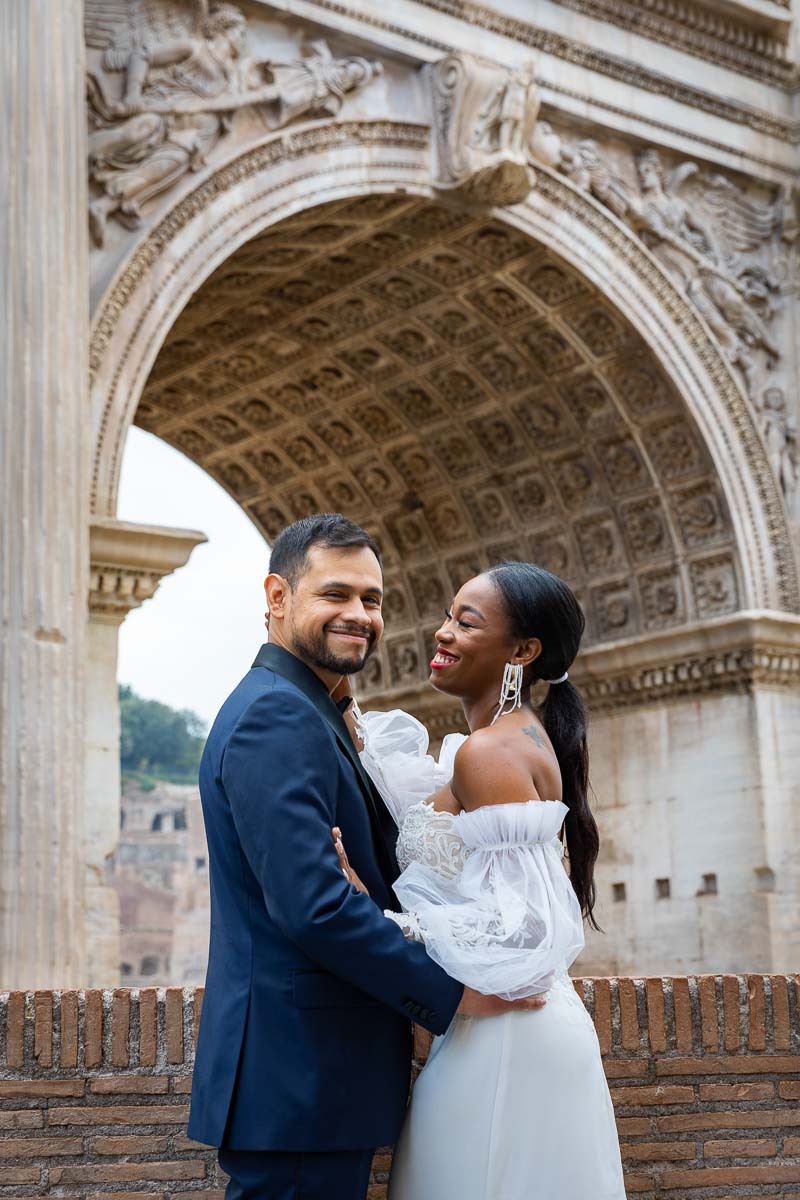 Bride and groom portrait underart the Arch of Septimius Severus