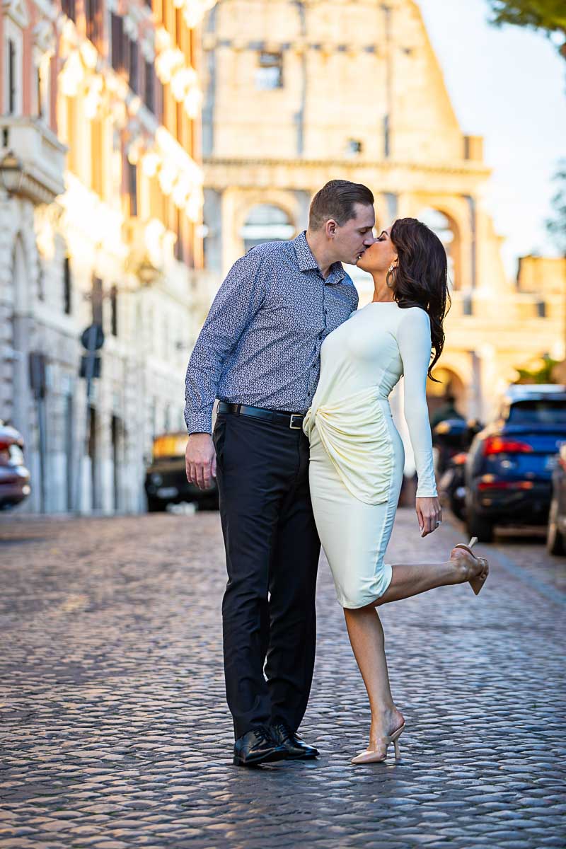 Walking in Rome. Couple photoshoot by the Roman Colosseum