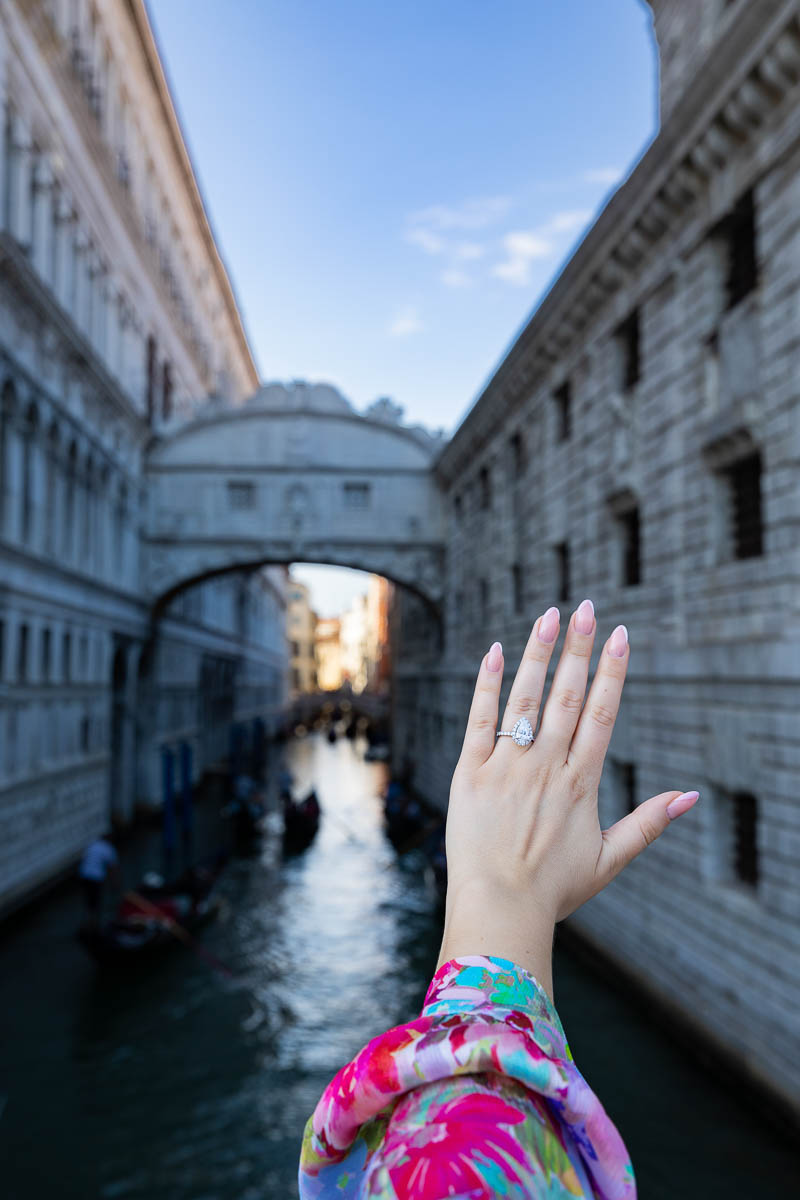 Picture of the engagement ring taken in front of bridge of sigh ponte dei sospiri
