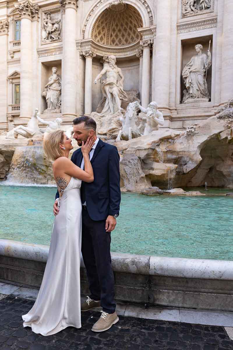 Rome Wedding photoshoot at the Trevi fountain 