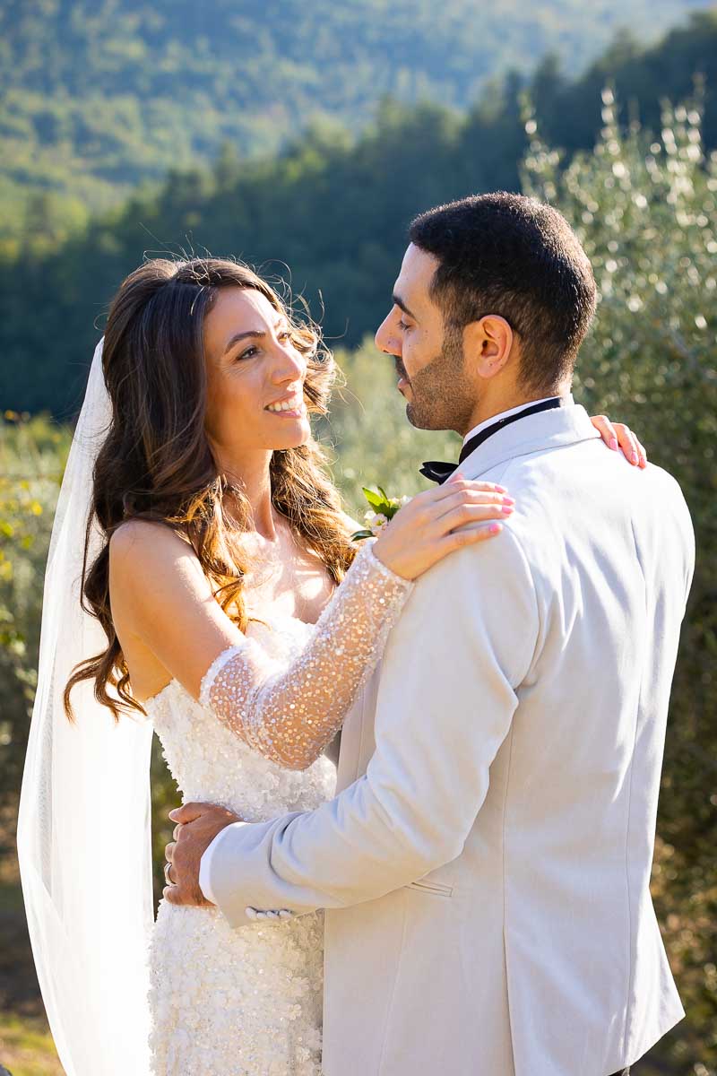 Bride and groom shots taken in tuscan countryside