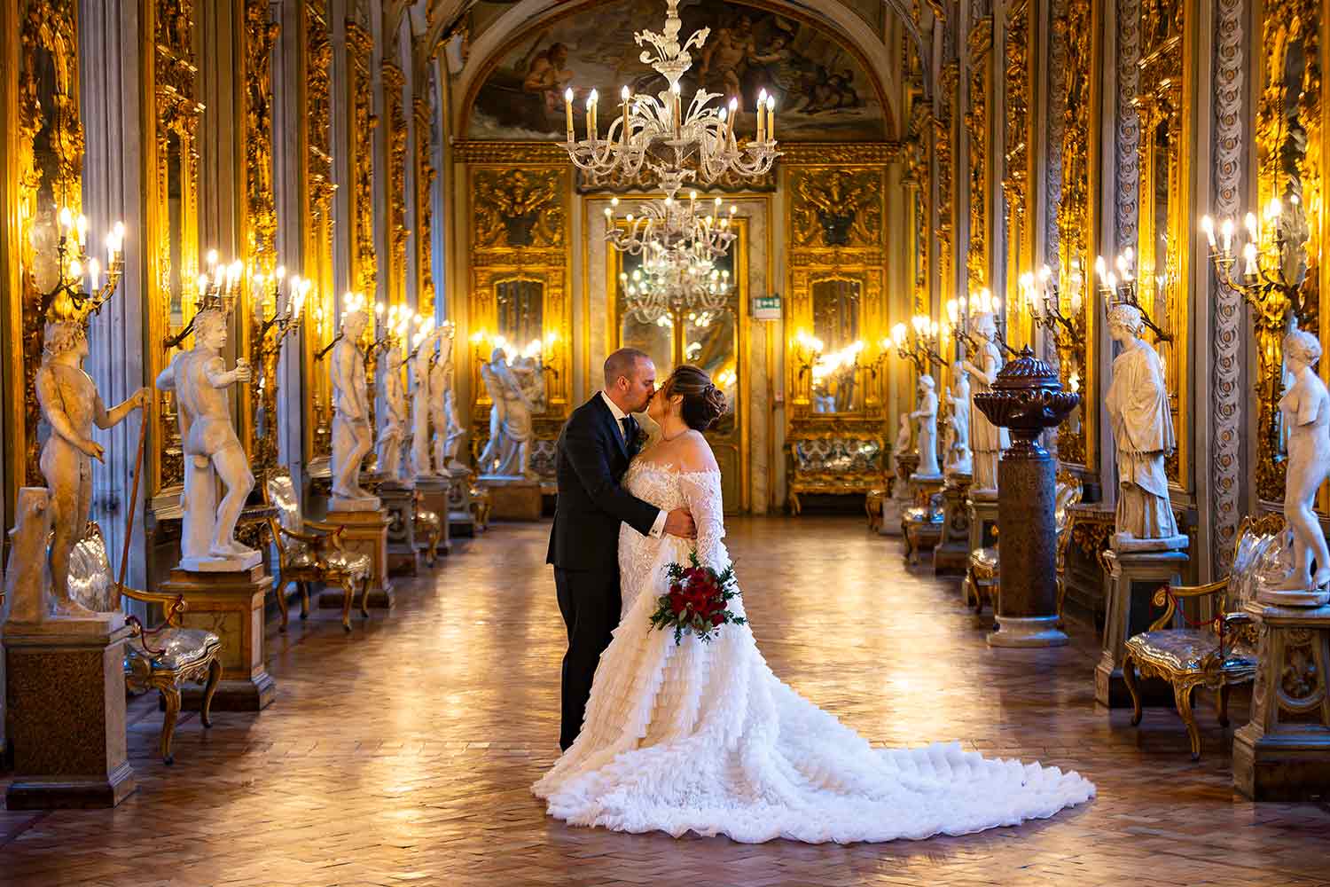 Wedding photography taken in Galleria Doria Pamphilj by our professional photographer in Rome Italy