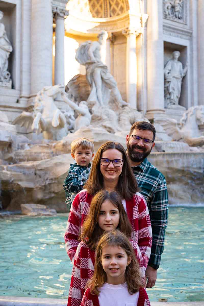 In line posed photographer for families