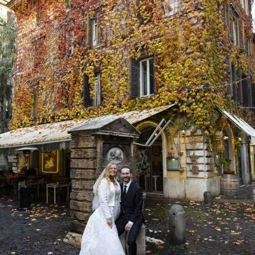 Borgo pio photo session with photography of sposi novelli sitting down for portraits